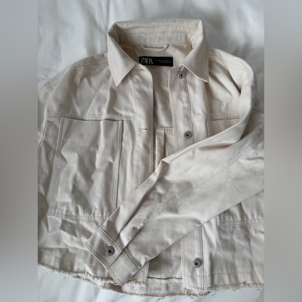 Zara Bone Cream Shirt Jacket cropped